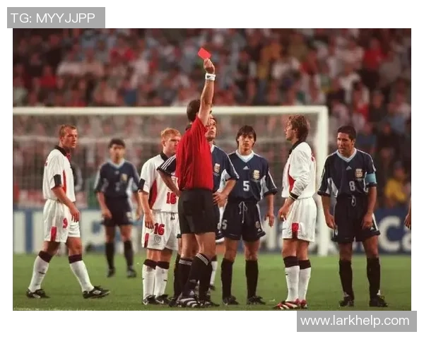 足球史上第一张红牌是谁的争议与背后的故事